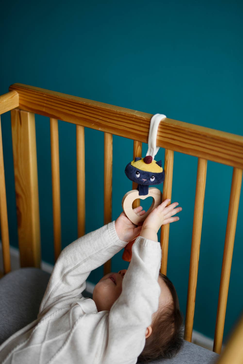 EBULOBO – Gabin Rabbit Collection Holzrassel-Katze